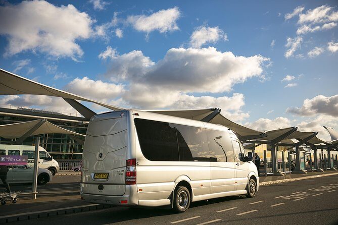 Private Minibus Arrival Transfer: Gatwick to Central London Airport - Key Points