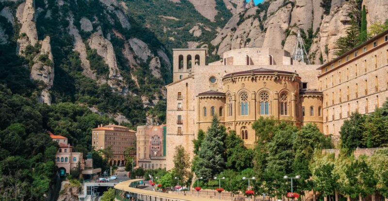Private Montserrat Tour, Organic Winery & Gourmet Lunch - Exploring Catalonia’s Hidden Gems: A Deep Dive into the Private Montserrat Tour with Organic Winery and Gourmet Lunch