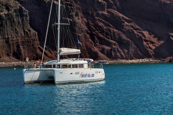 Private Morning Tour Lagoon 400-380 Sailing in Santorini ,lunch, drink, transfer - FAQs
