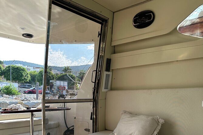 Private Motoryacht Cruise in Bodrum with Lunch - Key Points