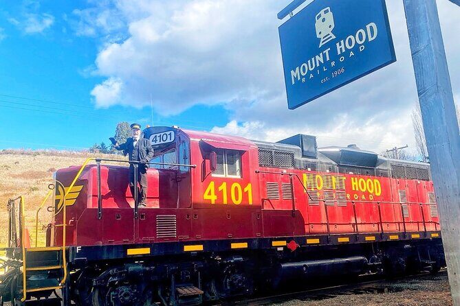 Private Multnomah Falls, Train Ride, & Wine Tour - Exploring the Itinerary: A Day of Natural Wonder and Local Flavors