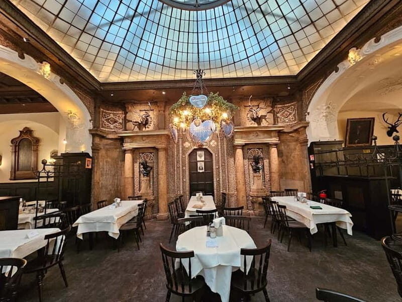 Private Munich Beer Hall-Hopping, 3-Course-Menu & Tasting - Savoring Bavarian Food and Beer