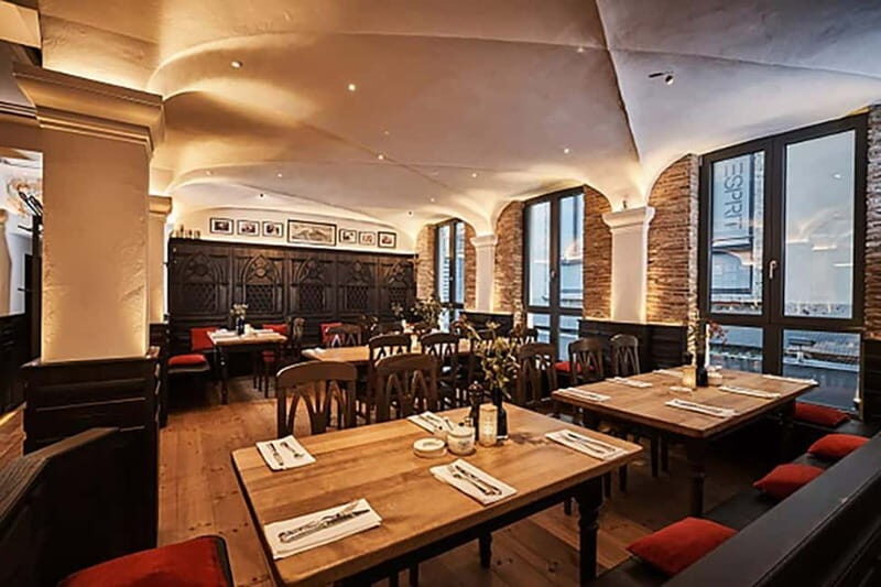 Private Munich Beer Hall-Hopping, 3-Course-Menu & Tasting - Who Should Consider This Tour?