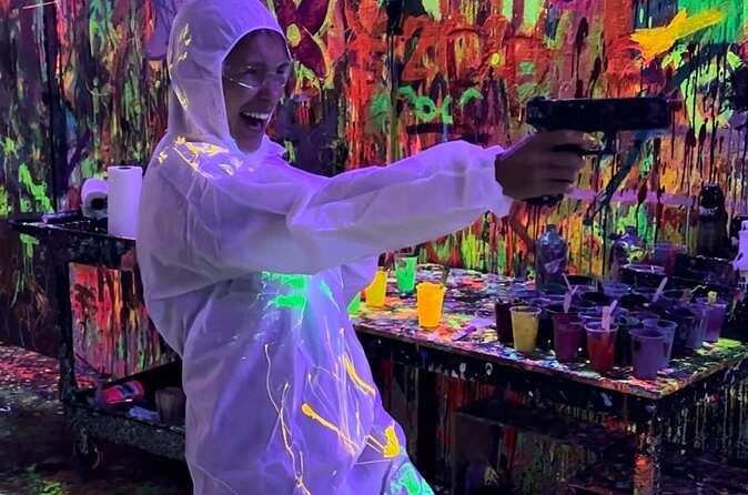 Private Neon Light Shooting and Spinning Art Class in LA - The Sum Up