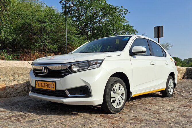 Private New Delhi Arrival Transfer Airport to Hotel/Accommodation - Quick Overview: Your Smooth Welcome to Delhi