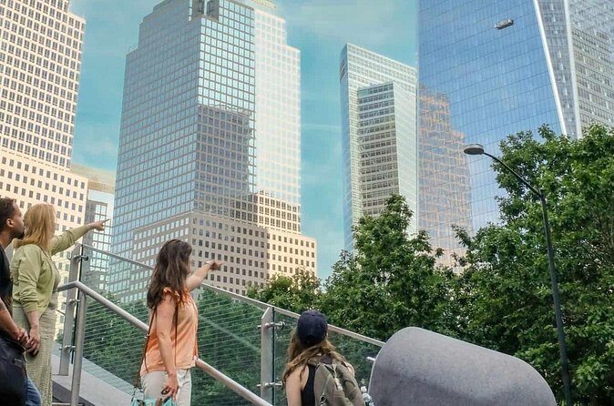 Private New York in Day: From Wall Street to Greenwich Village - In The Sum Up