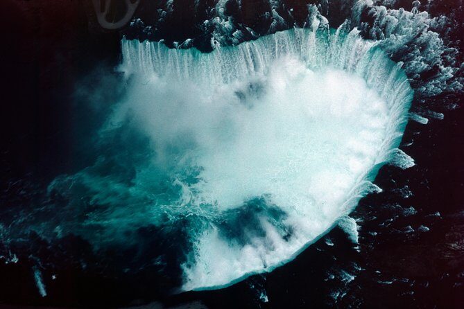 Private Niagara Falls Tour in a SUV - The Journey to Niagara Falls: A Comfortable Ride