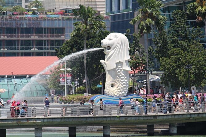 Private Nighttime Sightseeing Tour W/ River Cruise - The Guide: Knowledge and Personal Touch