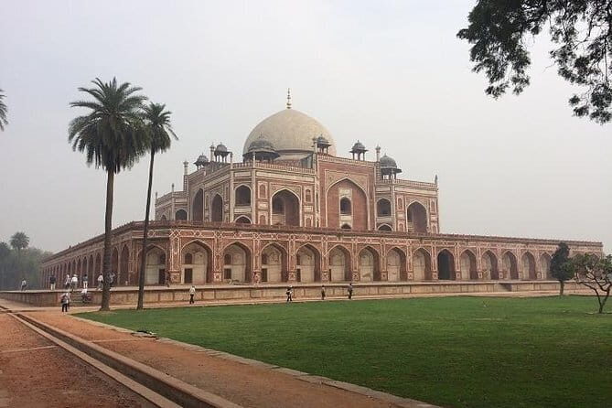 Private Old and New Delhi Full Day Tour With Tour Guide - Exploring the Heart of Delhi: A Rich Tapestry of Landmarks and Experiences