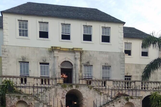 Private One-Way and Roundtrip Airport Transfer to Montego Bay Hotels - The Details of Your Montego Bay Airport Transfer