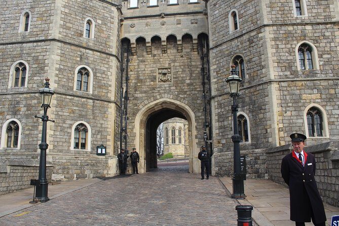 Private One Way or Round Trip Transfer : London to Windsor Castle or LEGOLAND - FAQ