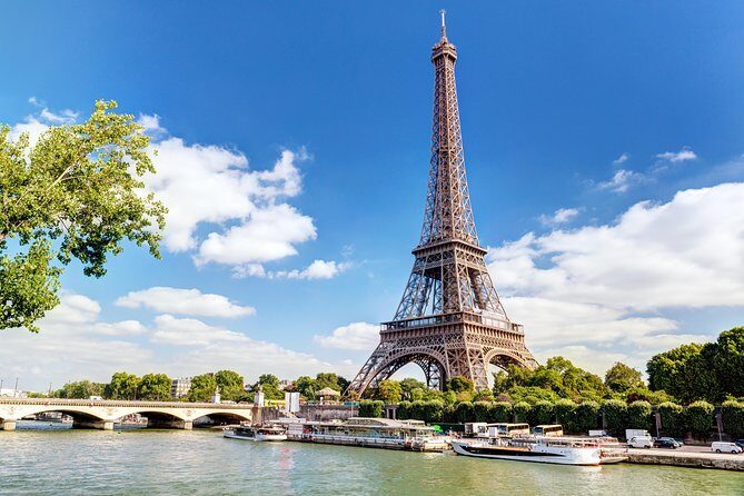 Private One Way Paris Airport (CDG-ORLY) Transfer Sedan From or To Paris - Who Should Consider This Service?