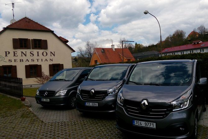 Private one way transfer from Cesky Krumlov to Vienna - Key Points