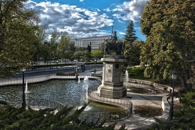 Private One-Way Transfer to OR from Madrid Airport with private pick up - In-Depth Look: What to Expect from Your Madrid Transfer