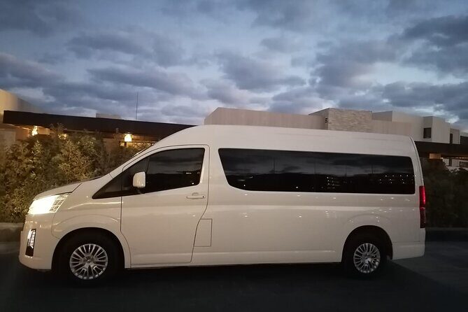 Private one-way trip from the airport to all hotels in Los Cabos - A Practical Look at Your Airport Transfer in Los Cabos