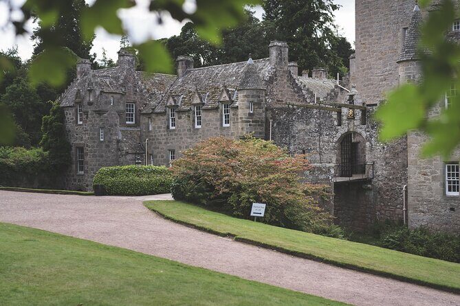 Private Outlander & Cawdor Castle Tour - Exploring the Scottish Highlands with a Personal Touch