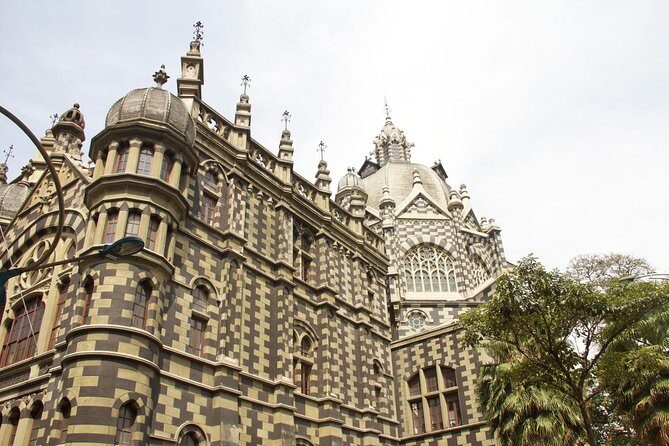 Private Pablo Escobar, Pueblito Paisa and Medellin City Tour - A Full-Day Journey Through Medellín’s Soul