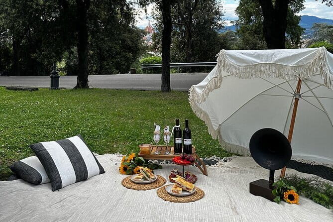 Private Palm Beach Picnics, Toscana - Private Palm Beach Picnics, Toscana: An Authentic Tuscan Picnic Experience