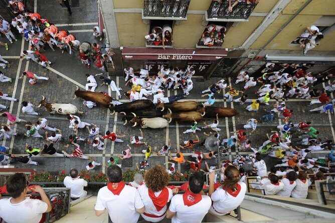 Private Pamplona SAN FERMIN & Bull Run Pick up from San Sebastian - A Unique Peek into Pamplona’s San Fermín Festival