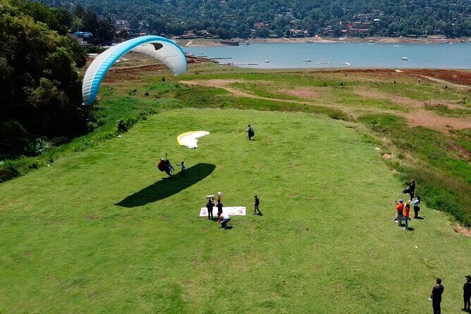 Private Paragliding Flight in Valle de Bravo with Instructor - Discover the Joy of Paragliding in Valle de Bravo