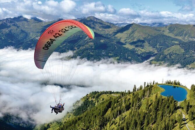 Private paragliding tandem flight in Fulseck - Discover the Austrian Alps from Above: Private Paragliding Tandem Flight in Fulseck