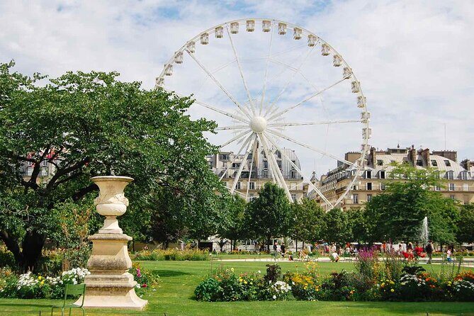 Private Paris City Tour and shopping in La Vallée Village - Exploring the Itinerary and Highlights