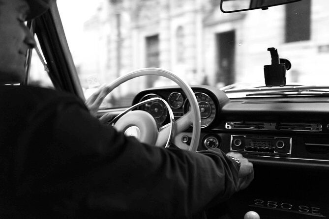 Private Paris guided Tour by classic 1970 Mercedes S Class - FAQ