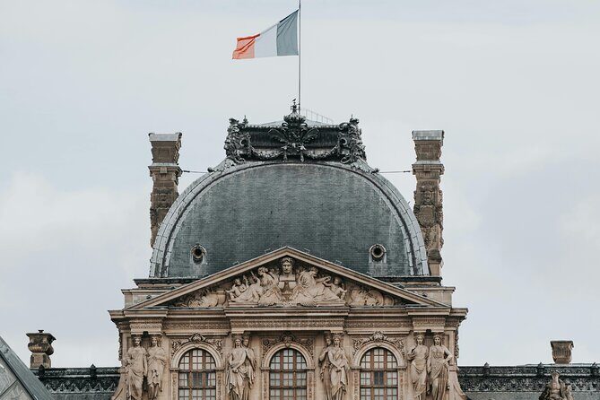 Private Paris Louvre Museum Transfers (01 - 07 Pax) - Key Points