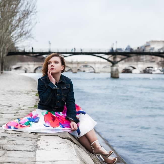 Private Paris multiple places photoshoot by a filmmaker - What the Photos Really Mean
