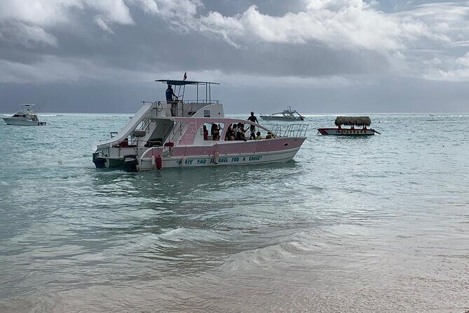 Private Party Boat with Slide and chicken skewers at Punta Cana - FAQ