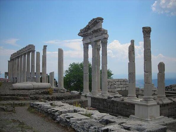 Private Pergamon Day Trip from Istanbul with Flights - Key Points