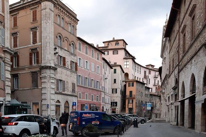 Private Perugia Walking Tour with official guide - The Cathedral of Saint Lawrence