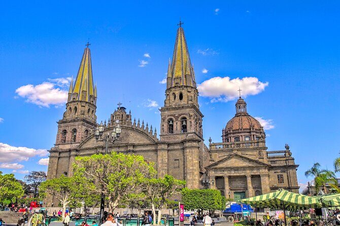Private Photo Session in the City of Guadalajara - Analyzing the Cost and Experience Value