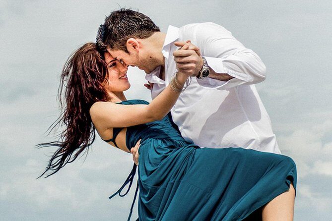 Private Photo Session with a Local Photographer in Cancún - Key Points