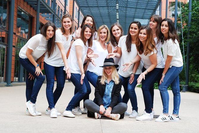 Private Photo Session with a Local Photographer in Lyon - Key Points