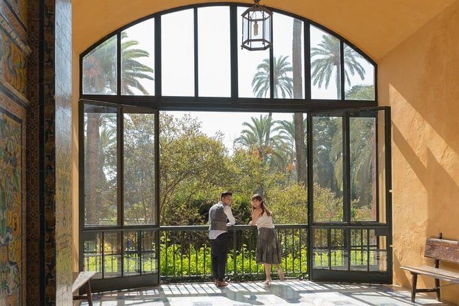 Private Photo Session with a Local Photographer in Seville - Key Points