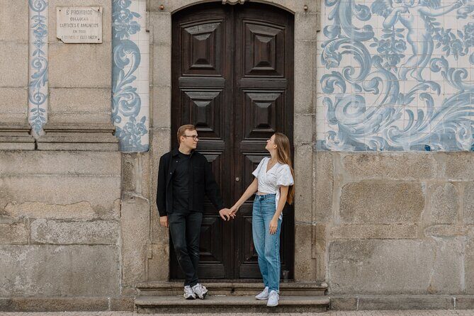 Private Photography Session for Couples in Charming Porto City - A Closer Look at the Experience