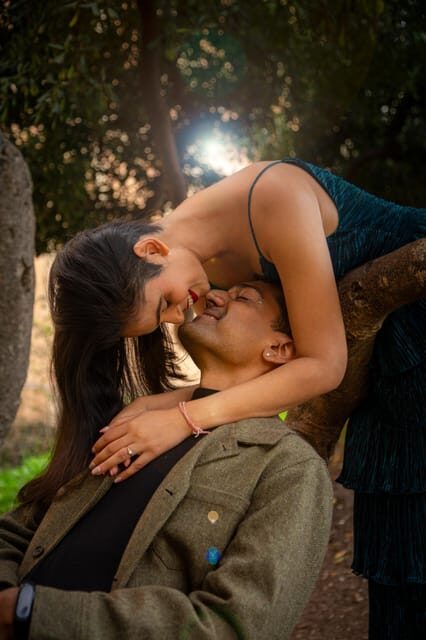 Private Photoshoot with a Local Photographer in Rome - Key Points