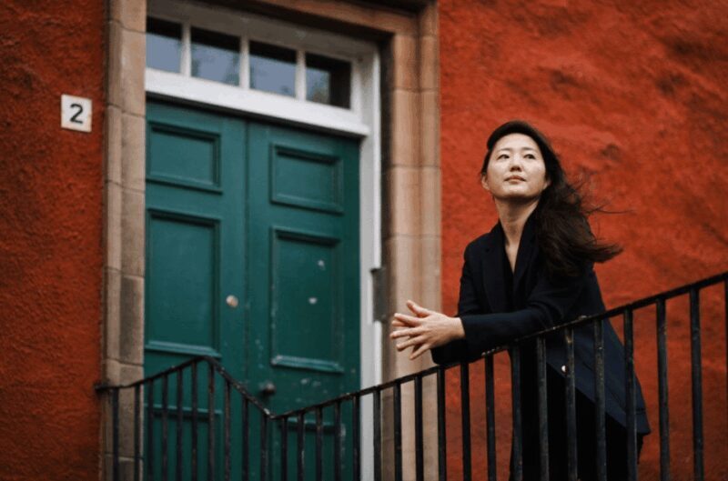 Private Photoshoot with Views of Famous Edinburgh Castle - Who Will Love This Experience?