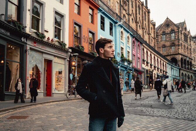 Private Photoshoot with Views of World Famous Edinburgh Castle - Who Will Love This Experience?
