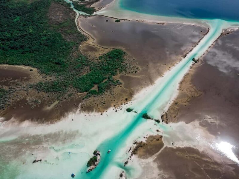 Private pontoon tour in the seven colors Bacalar lagoon - Exploring Bacalar’s Seven Colors Lagoon on a Private Pontoon