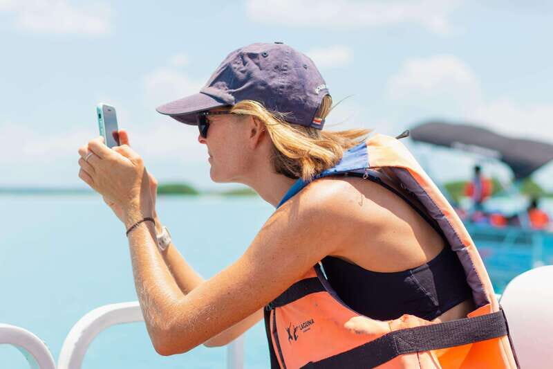 Private pontoon tour in the seven colors Bacalar lagoon - The Experience: Pros and Cons