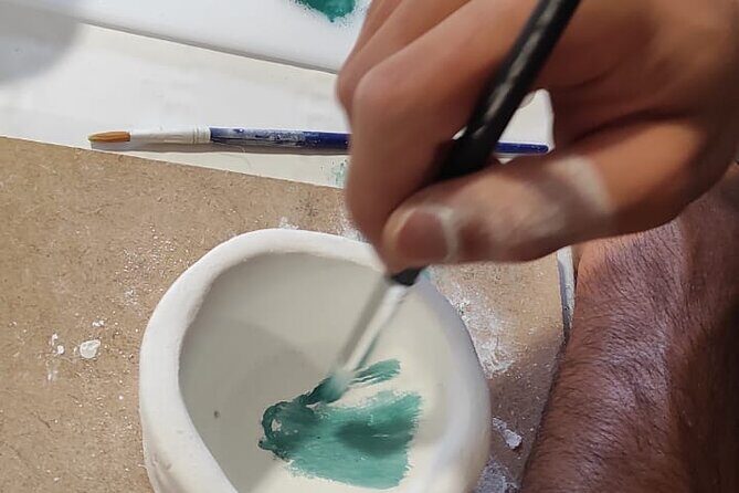 Private pottery workshop in the beautiful Monchique mountains - A detailed look at the pottery workshop experience