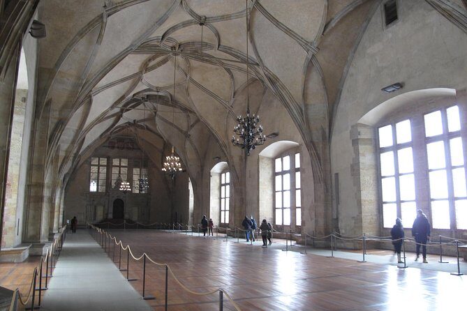 Private Prague Castle Tour with a Czech Guide, meet up at hotel - FAQs