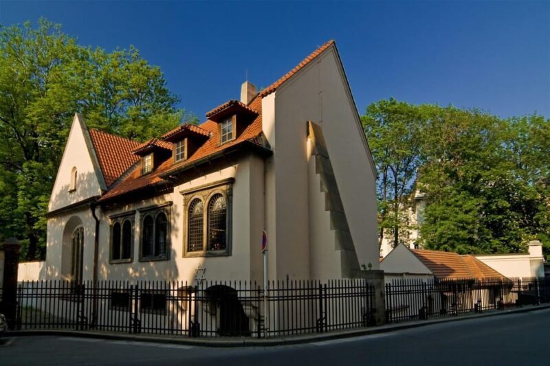 Private Prague Jewish Quarter tour with certified guide - Key Points