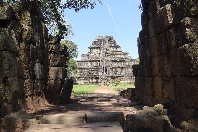 Private Preah Vihear and 2 Temples Guided Tour - Frequently Asked Questions