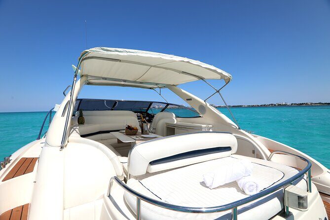 Private Premium Yacht 46FT Rental in Cancún - Who Will Appreciate This Yacht Trip?