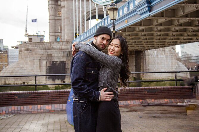 Private Professional Photoshoot Outside Tower Bridge in London - The Sum Up