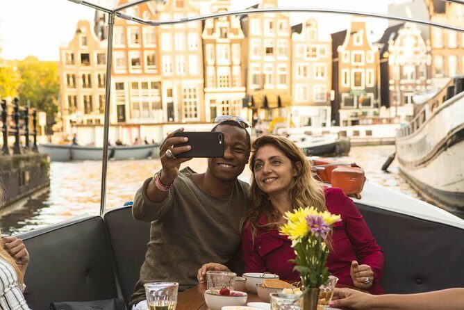 Private Romantic Canal Cruise Amsterdam with Bubbly and Snacks - An In-Depth Look at the Tour Experience