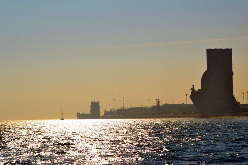 Private Romantic cruise with sparkling wine- 2-Hour- Lisbon - Who Will Enjoy This Most?
